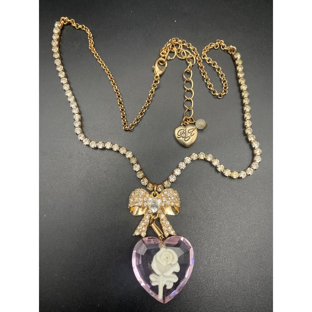 Betsey Johnson Pink Heart Rose Cameo Pendant Gold Tone Necklace Bow LOOK READ - Picture 3 of 9